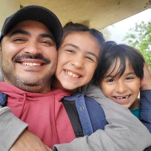 Meet your Posher, Efrain